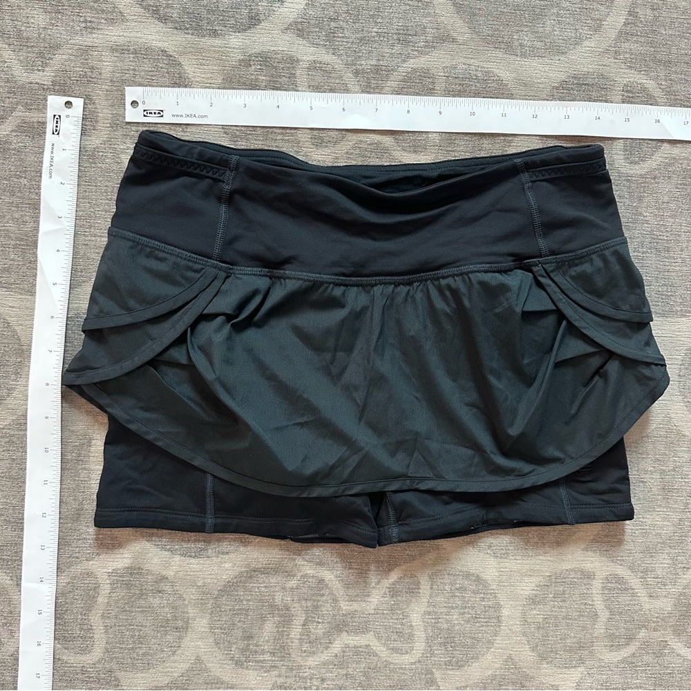 Lululemon athletica Black Women's athletic Shirt w shorts - Picture 4 of 7